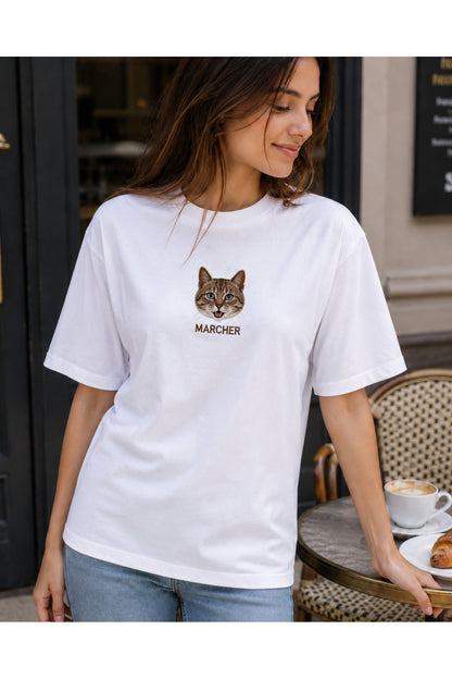 Marcher Kedi Nakışlı Oversize Tişört - Beyaz